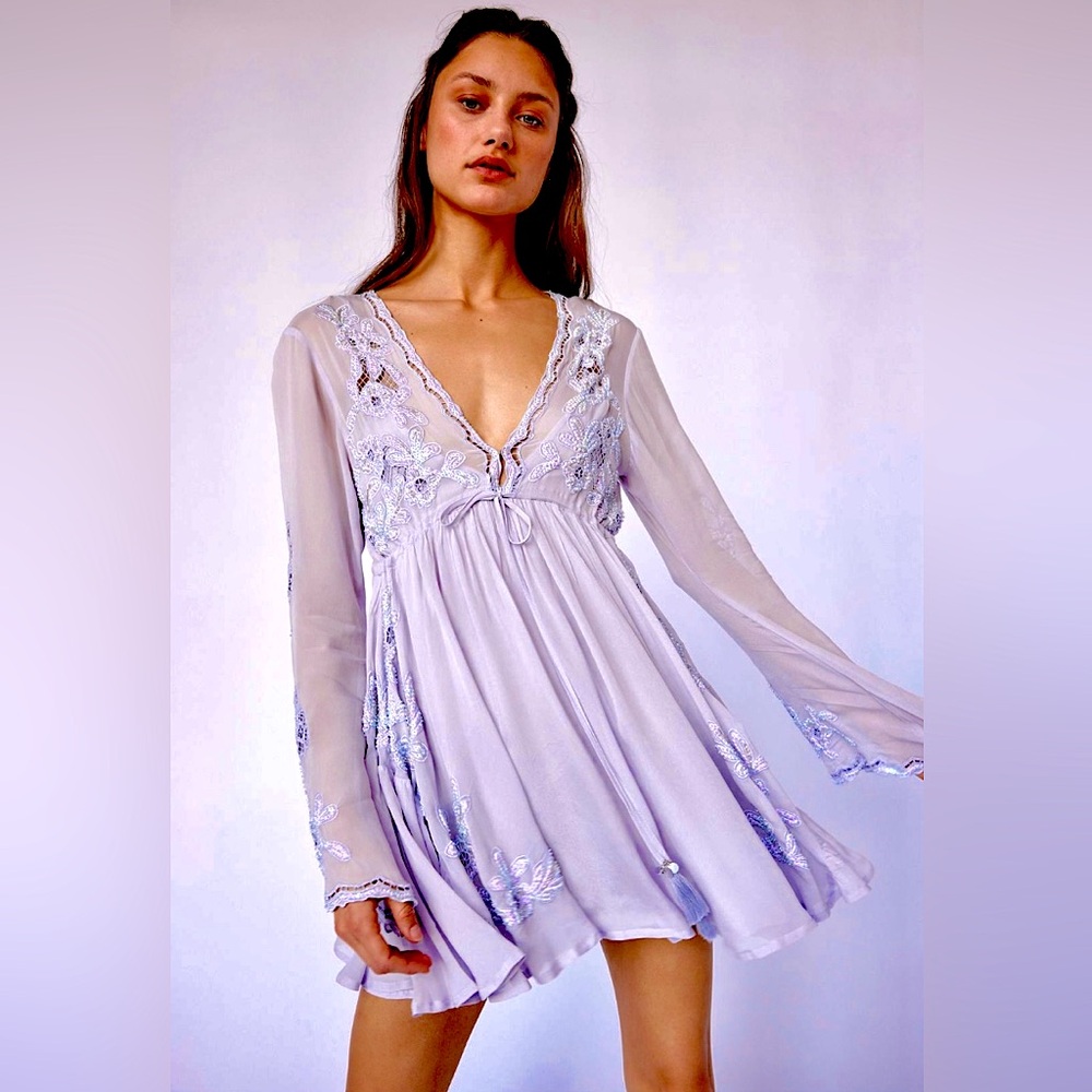 New Free People Lita Mini Dress
Color: Lilac Ash. Beautiful NWT
Size: M